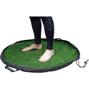Commander Maintenant NORTHCORE Tapis de change surf Grass Mat avec sac intégré